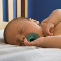 Pros and Cons of Pacifier Use in Breastfed Babies